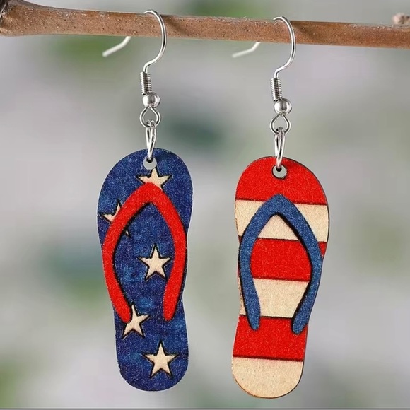 Red white and blue flip-flop earrings. Lt wt wood.  1.5 by .5”. NIP. Gifts/Self - Picture 3 of 5